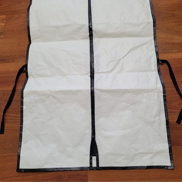 Alice + Olivia Garment Bag Stacey Bendet  46 x 23 in  Black White - Picture 7 of 12